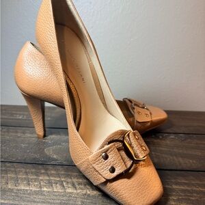 ANTONIO MELANI Buckle Detail Tan Heels Women’s Size 8.5